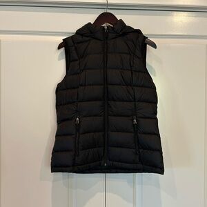 Charter club, black, puffer, hooded vest size medium ￼